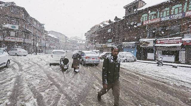Snowfall and rainfall with lightning and thunder will affect Jammu and Kashmir, Ladakh, Uttarakhand and Himachal Pradesh on December 1 and 2. (File)