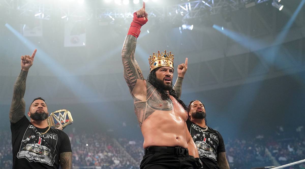 WWE SmackDown Results Roman Reigns gets crowned after The Bloodline