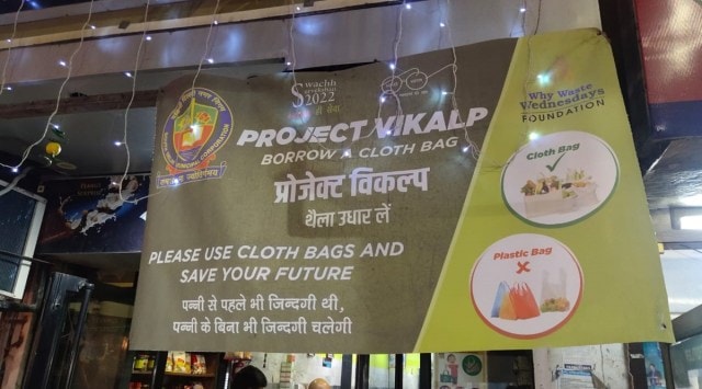 To increase awareness about the initiative SDMC Is pasting stickers of Vikalp stalls in markets.