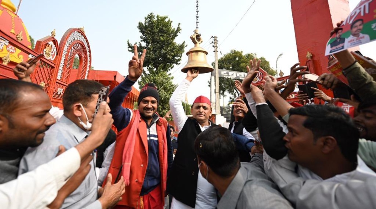 Samajwadi Party chief Akhilesh Yadav at a temple near Lucknow-Rae Bareli.