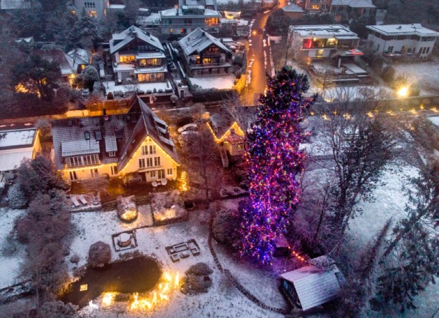 Pictures of the Week Europe and Africa Photo Gallery, Christmas lights gallery