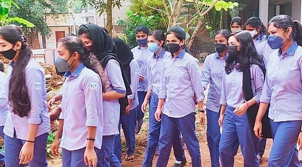 Malayalam Muslim Girl X Video - Kerala: Balussery school adopts gender-neutral uniforms, Muslim groups  protest | India News,The Indian Express