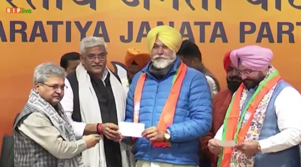 Punjab MLAs Balwinder Singh Laddi and Fateh Jung Singh Bajwa joining the BJP on December 28. (Twitter/@BSLaddiOfficial)