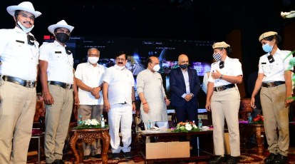 Karnataka CM hands over 2,128 body cameras to Bengaluru traffic cops |  Bangalore News - The Indian Express