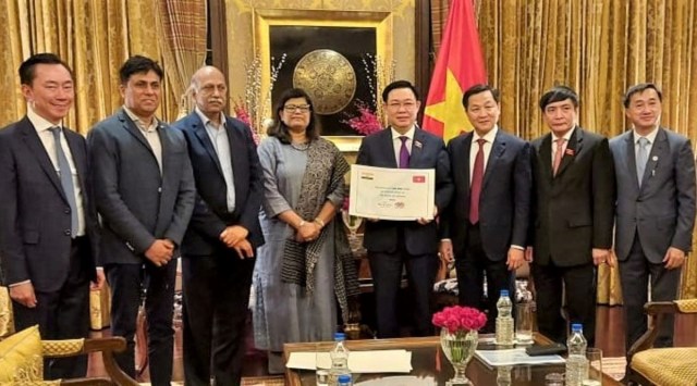 Suchitra Ella, Joint Managing Director, Bharat Biotech with Vuong Dinh Hue, President of National Assembly Socialist Republic of Vietnam along with their team. 
