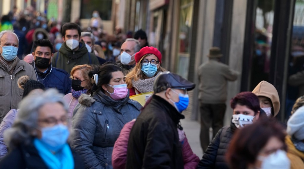 Masks rules get tighter in Europe in winter’s Covid19 wave World News The Indian Express