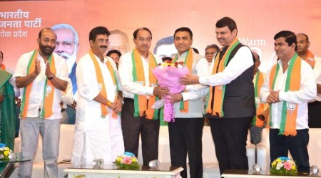 L-R: BJP Rajya Sabha MP Vinay Tendulkar, Goa BJP president Sadanand Tanavade, ex-MLA from Ponda Ravi Naik, CM Pramod Sawant, BJP Goa incharge Devendra Fadnavis, Dy CM Chandrakant Kavlekar. (Pic courtesy: BJP)