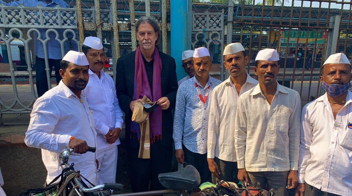  Walter J Lindner met the city's famous dabbawalas on Thursday and also took a tour of South Mumbai on a new electric Victoria carriage. (Twitter/@AmbLindnerIndia)
