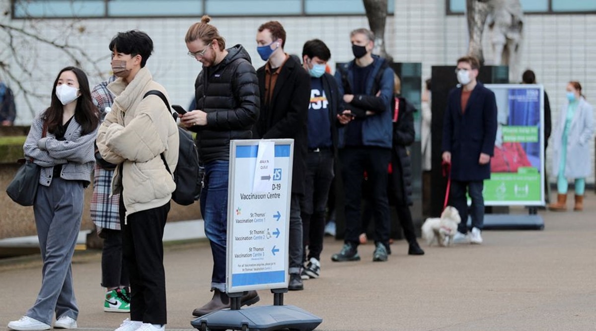 omicron, covid-19, uk, london, covid vaccination, covid vaccine, World news, Indian express, Indian express news, current affairs