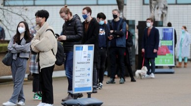 omicron, covid-19, uk, london, covid vaccination, covid vaccine, World news, Indian express, Indian express news, current affairs