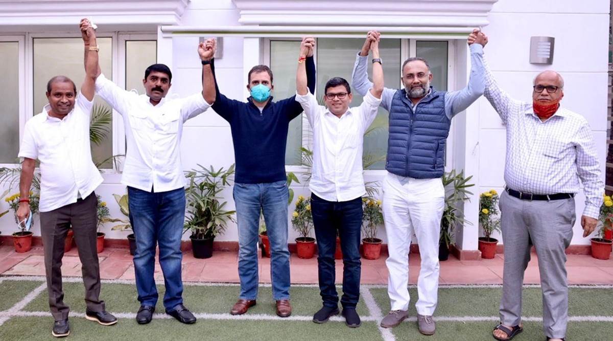 Congress leader Rahul Gandhi with Goa Forward MLAs and other Congress party leaders.