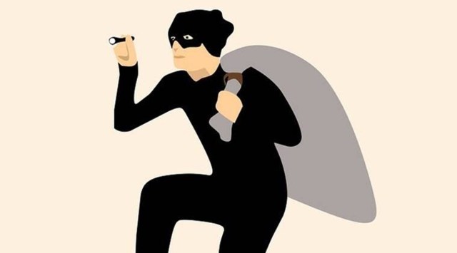 The robber took a gold chain worth Rs 15,000 near the railway bridge in Akurdi on Monday evening. (Representational image)