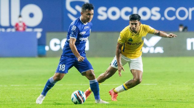  Jerry Lalrinzuala of Chennaiyin FC and Sahal Abdul Samad of Kerala Blasters FC in action during their ISL match at the Tilak Maidan Stadium in Goa (Source: PTI)