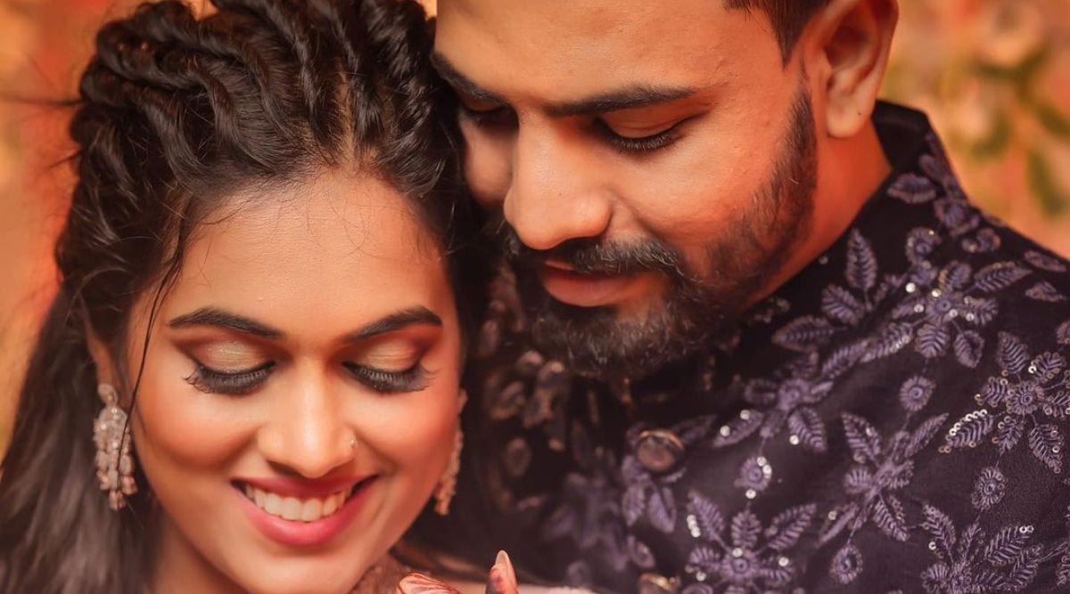 Indian Idol 12 fame Sayli Kamble gets engaged to boyfriend Dhawal