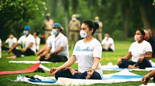 Delhi yoga classes, yoga for covid patients, delhi govt yoga plan, delhi news, delhi government, delhi covid situation, indian express