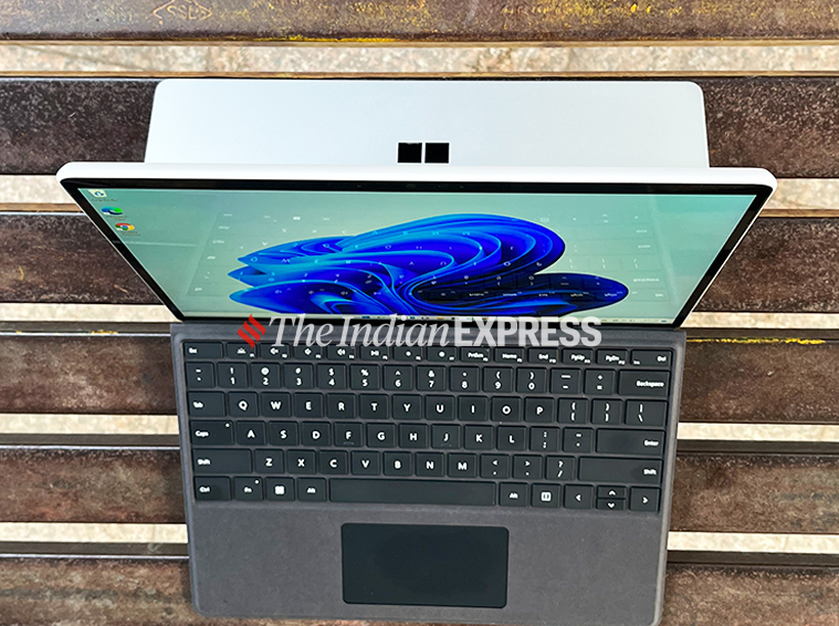 Surface Pro X ، Microsoft Surface Pro X ، سعر Surface Pro X في الهند ، مراجعة Surface Pro X ، Surface Pro X SQ1 ، ARM على Windows ، Windows 11