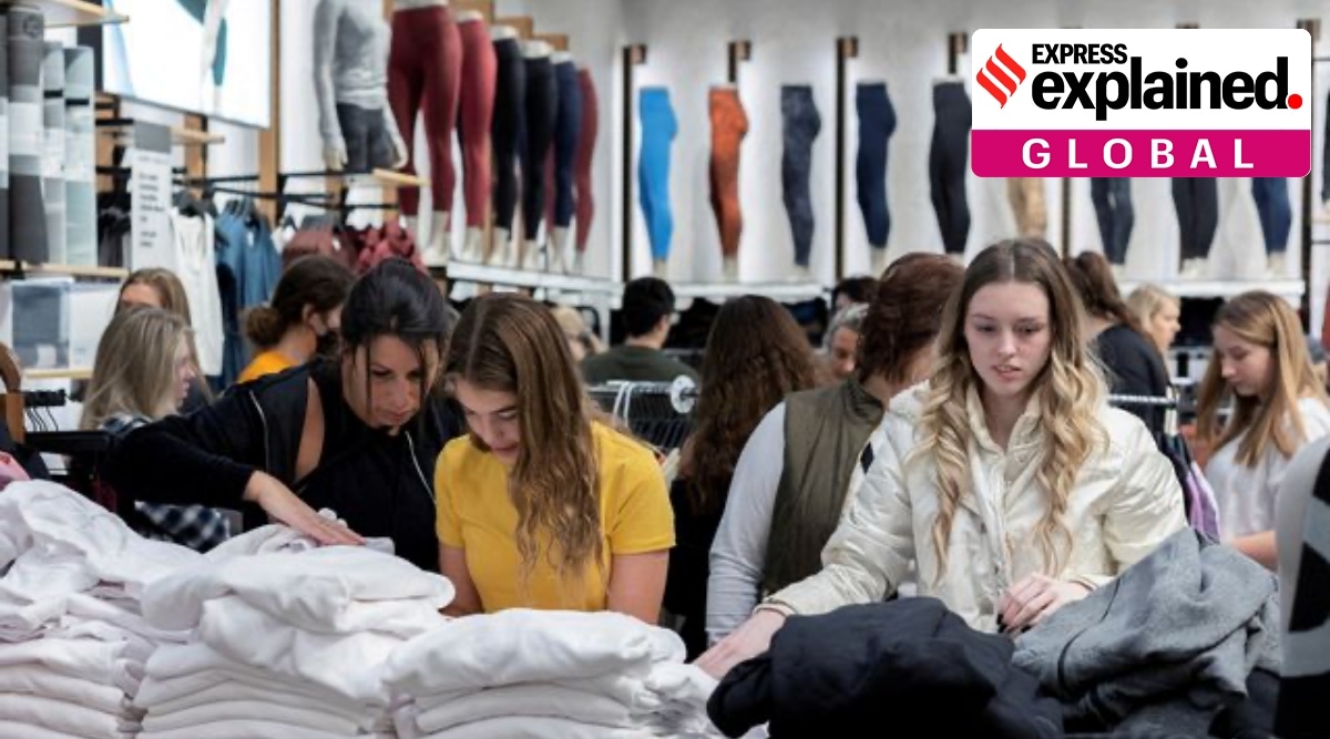Shoppers show up early for the Black Friday sales in Pennsylvania, U.S. November 26, 2021. (Reuters Photo: Rachel Wisniewski, File)