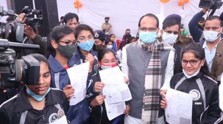 Chief Minister Shivraj Singh Chouhan inaugurated the vaccination program at Shubah School of Excellence at Bhopal | Twitter/@ChouhanShivraj
