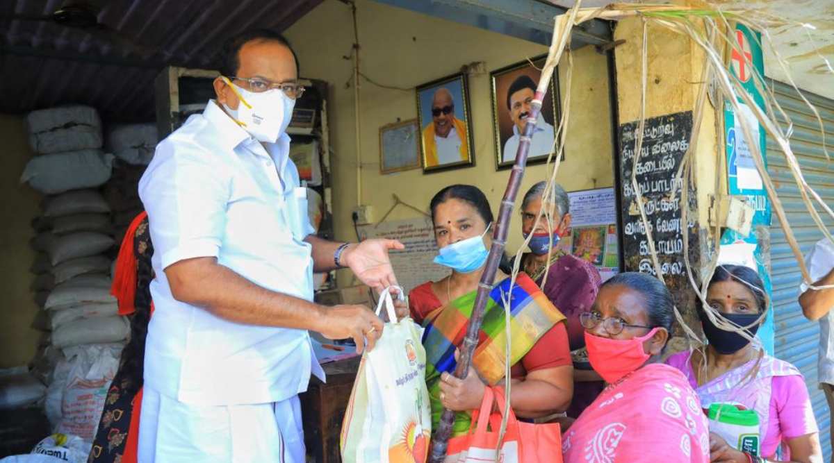 Pongal Gift Hampers: Distribution of Pongal gift hampers in  Coimbatore/Salem | State housing minister launches distribution |  Coimbatore News - Times of India