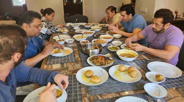 Salman Khan enjoys a 'dal bati churma lunch' with his Khan-daan. (Photo: Bina Kak/Instagram)