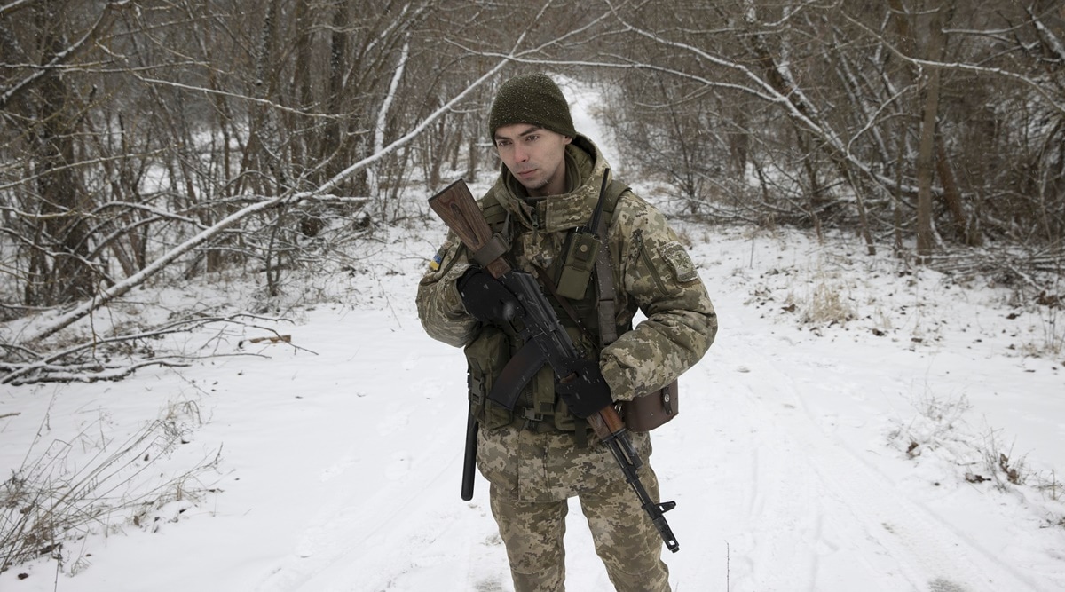 As Russian troops mass in Belarus, a Ukraine border is largely undefended