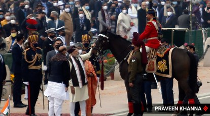 PM Narendra Modi Bids Farewell to Virat, the Horse of President's