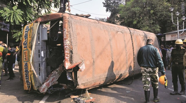 27 injured as bus overturns after tyre burst in Kolkata | Kolkata News ...