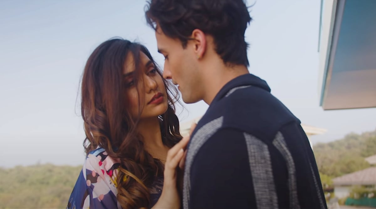 Dur Hua song: Asim Riaz-Divya Agarwal’s chemistry falls flat in this ...