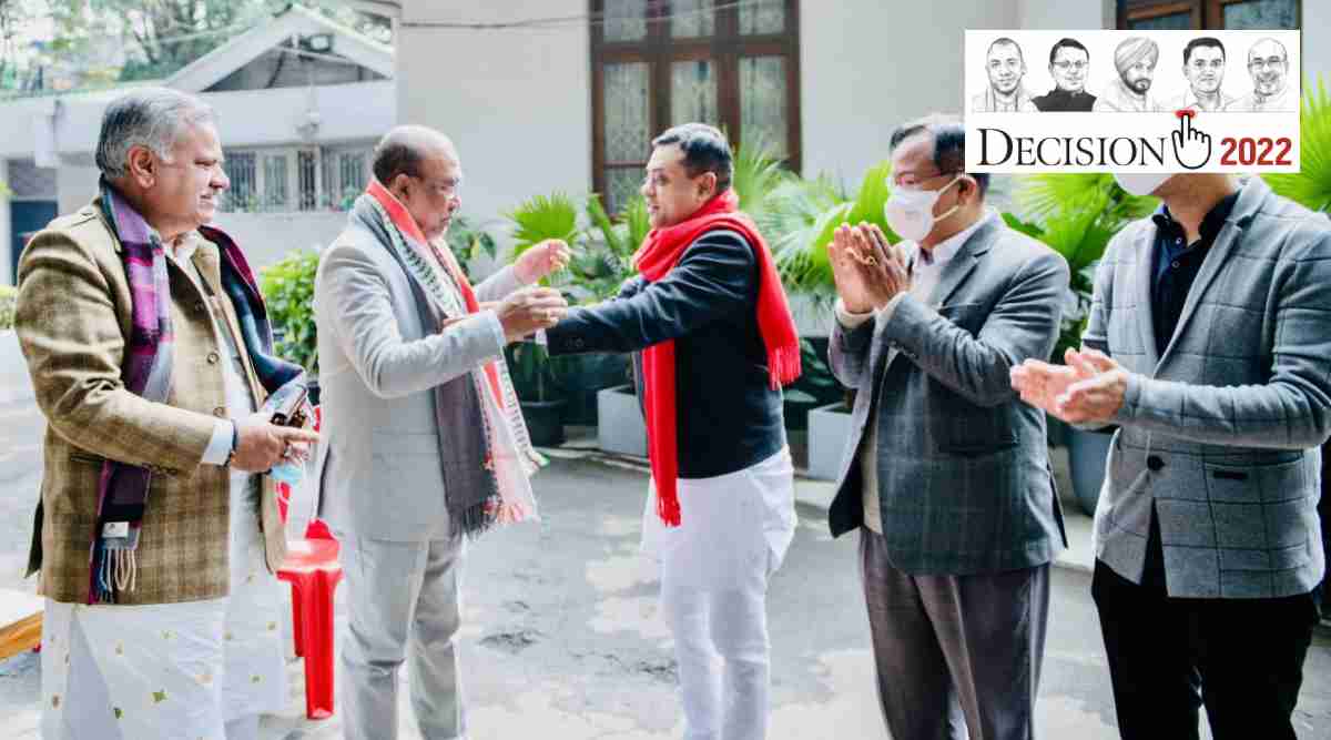 BJP leader Sambit Patra with Chief Minister N Biren Singh. (Twitter)