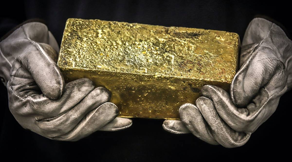 Gold on track for worst week since Feb on hawkish Fed