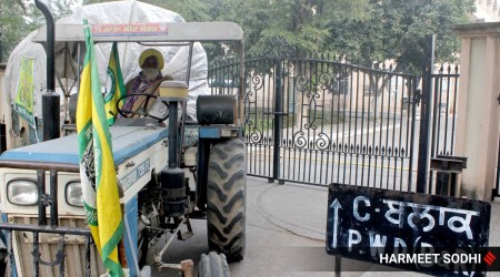 A deserted view of the mini secretariat office in Patiala as farmers protest outside. (Express Photo: Harmeet Sodhi)