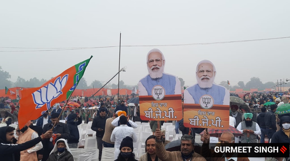 protesting farmers stop bjp supporters from heading to pm modi's ferozepur rally | cities news,the indian express