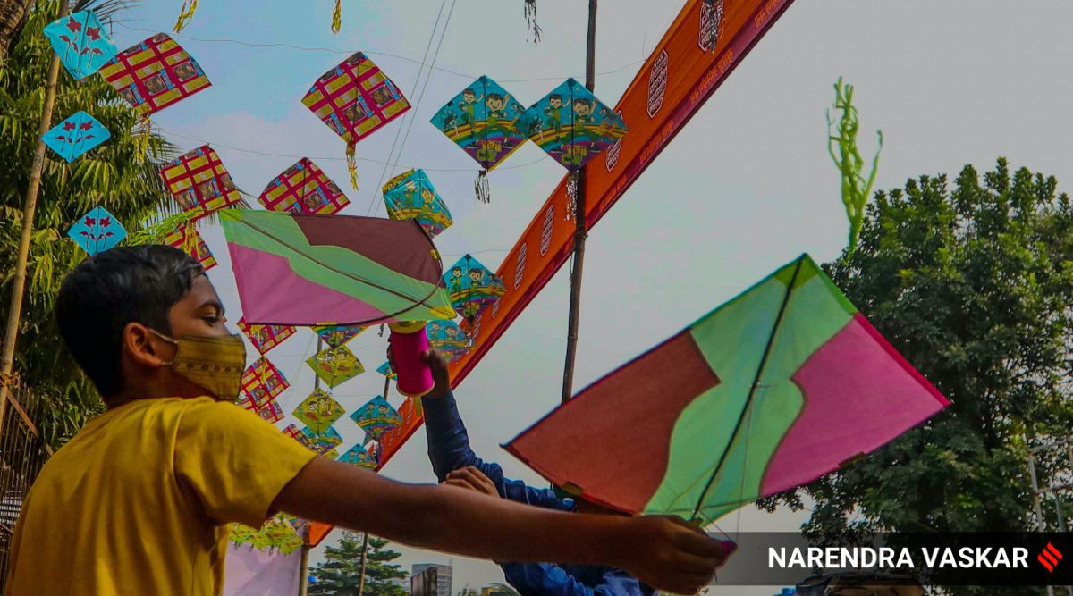 Makar sankranti 2020 visitors fly kites at statue of unity in gujarat |  Photo : मकर संक्रांतीनिमित्ताने पतंगांनी रंगलं \'स्टॅच्यू ऑफ यूनिटी\'चं आकाश
