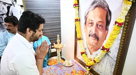 Utpal paying his respect to his late father Manohar Parrikar on his birthday on December 13, 2021. (Express Photo)