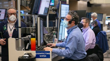 Traders work on the New York Stock Exchange floor in New York City on Tuesday, Jan. 25, 2022. (AP Photo/Ted Shaffrey)


