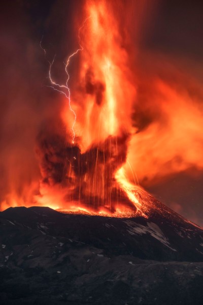 Volcanic lightning spreads across sky after Mount Etna erupts in Italy ...