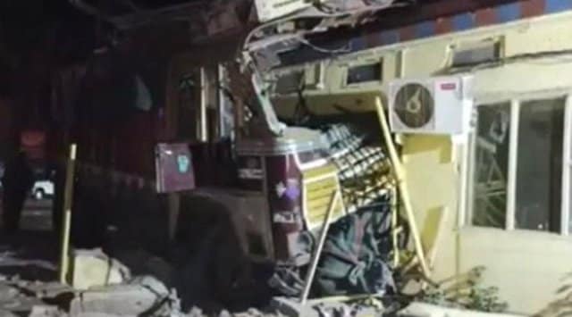 Gujarat: One dead, 3 injured as truck hits cars, crashes into hotel ...