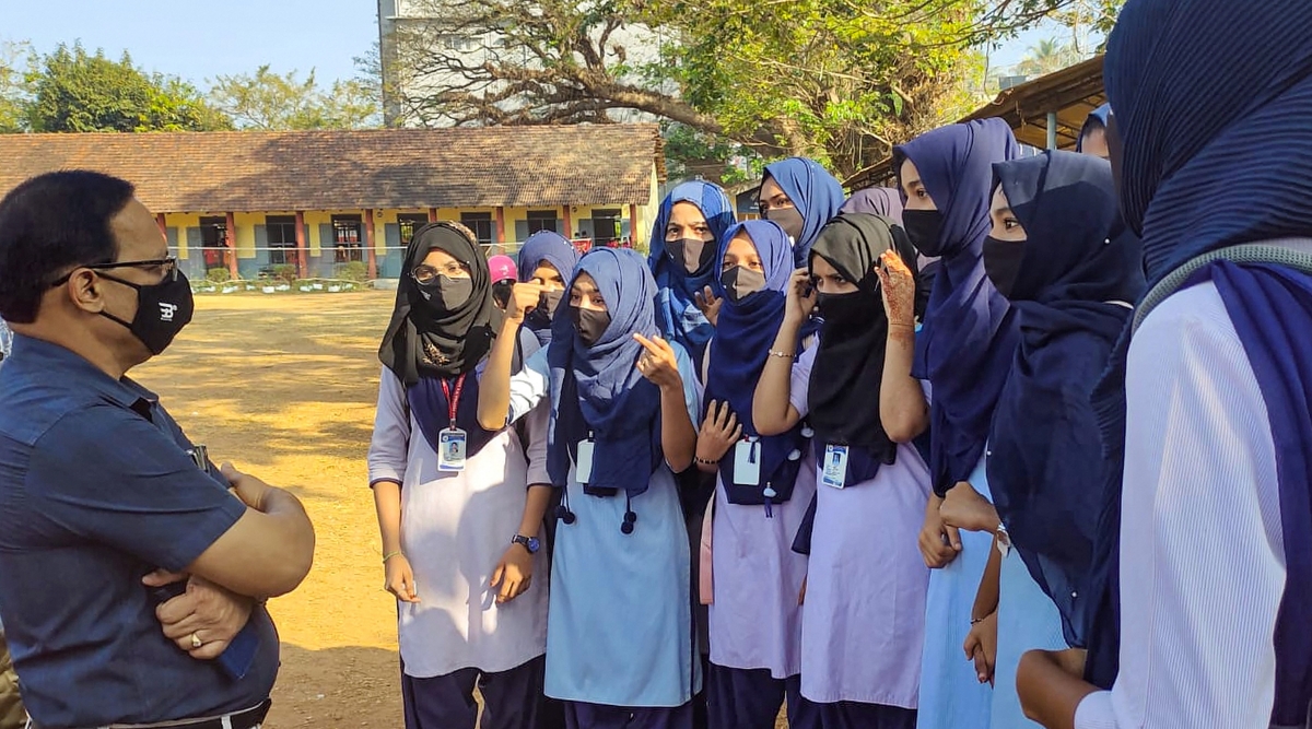 Karnataka High School Sex - Karnataka Govt invokes state law to back hijab ban: 'Don't wear clothes  that disturb law & order' | Bangalore News, The Indian Express