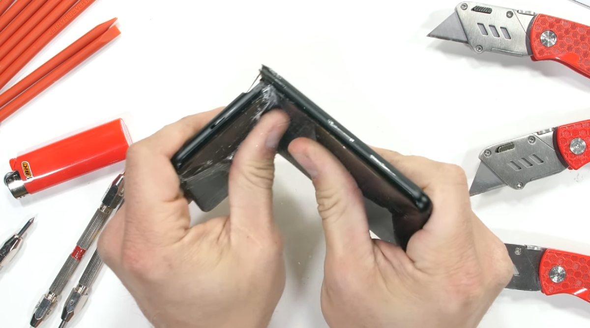 OnePlus 10 Pro breaks in half, nearly comes apart in durability test