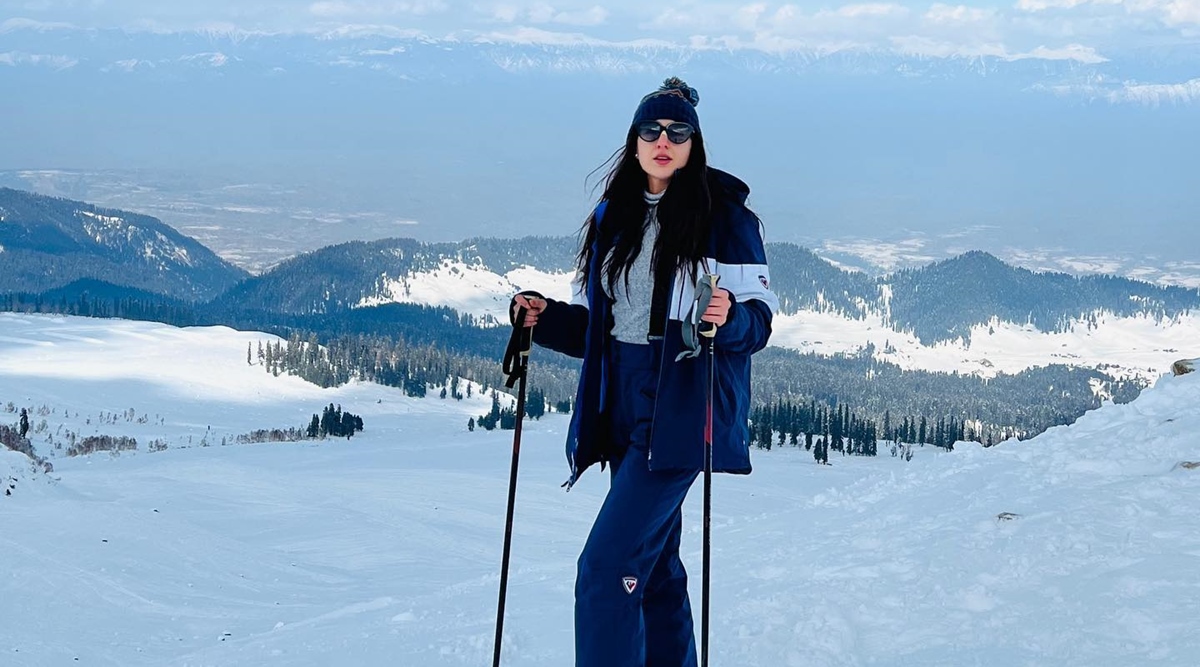 Sara Ali Khan Sexy Video Download - Sara Ali Khan enjoys Gulmarg's scenic beauty; some places to visit in the  picturesque hill station | Lifestyle News,The Indian Express