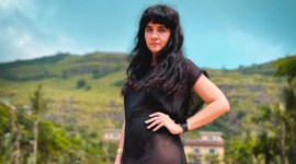 Shruti Seth, Shruti Seth yoga, Shruti Seth fitness, Shruti Seth yoga at home, celeb yoga, yoga asana, celeb fitness, indian express news