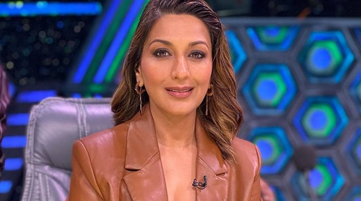 Sonali Bendre Ka Sex - Sonali Bendre on feeling insecure about how she looks after cancer battle:  'I tell myself â€” that's not the only thing' | Television News - The Indian  Express