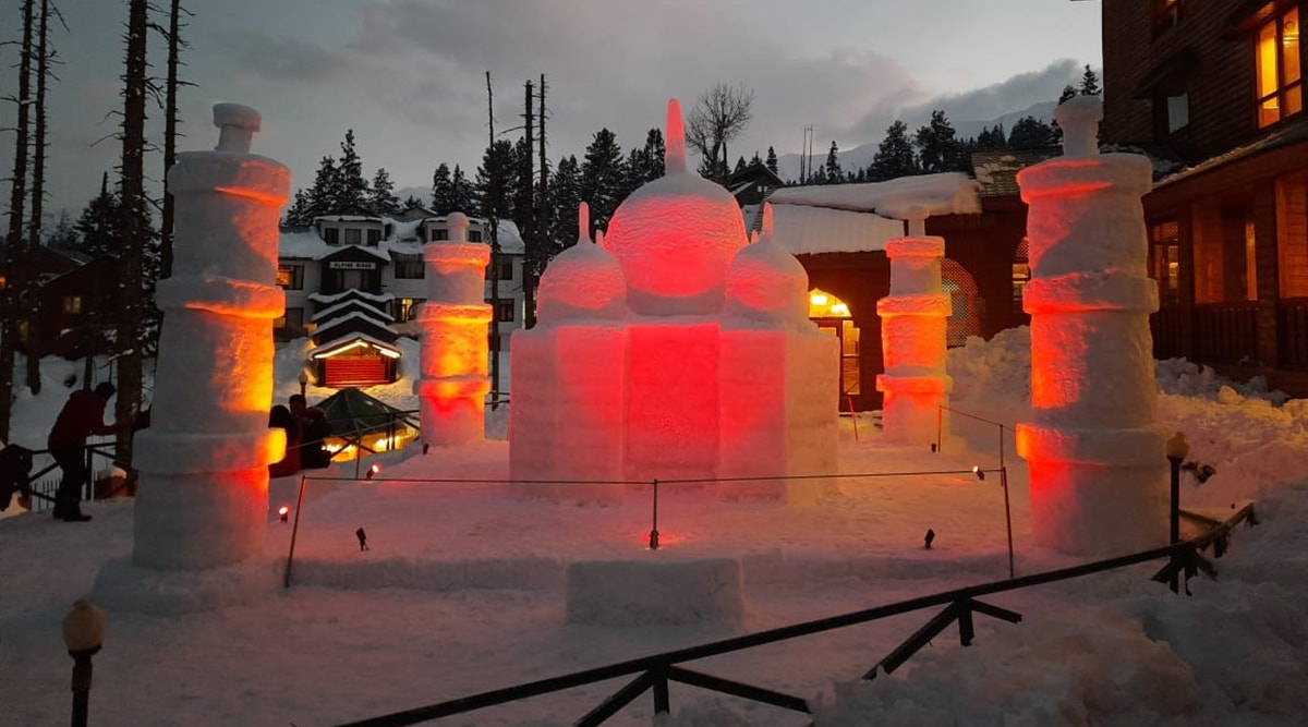 https://images.indianexpress.com/2022/02/Taj-Mahal-snow-sculpture-crop.jpg