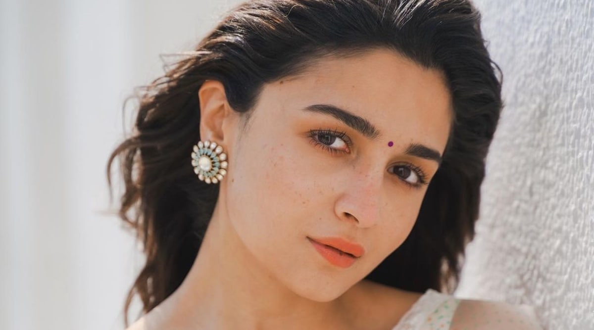 Aaliyah Bhatt Chut Images Hd - Alia Bhatt reveals she's in therapy, was 'being too hard' on herself:  'Discovered I have so many issuesâ€¦' | Entertainment News,The Indian Express