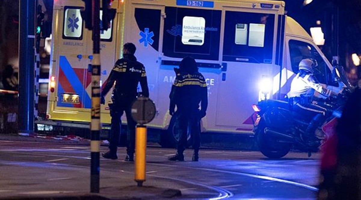 Standoff ends at Amsterdam Apple Store, hostage safe