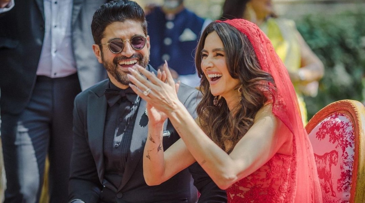 Farhan Akhtar-Shibani Dandekar share precious moments from wedding, she changes name to Mrs Akhtar