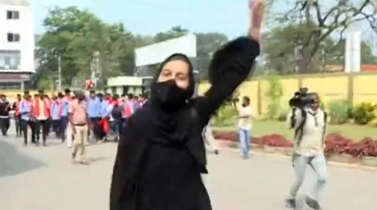 karnataka hijab row controversy protest in colleges
