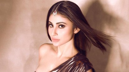 Celeb style: Mouni Roy's metallic sari is yet another modern upgrade of the six yard | Lifestyle News,The Indian Express Celeb style: Mouni Roy's metallic sari is yet another modern upgrade of the six yard | Lifestyle News,The Indian Express