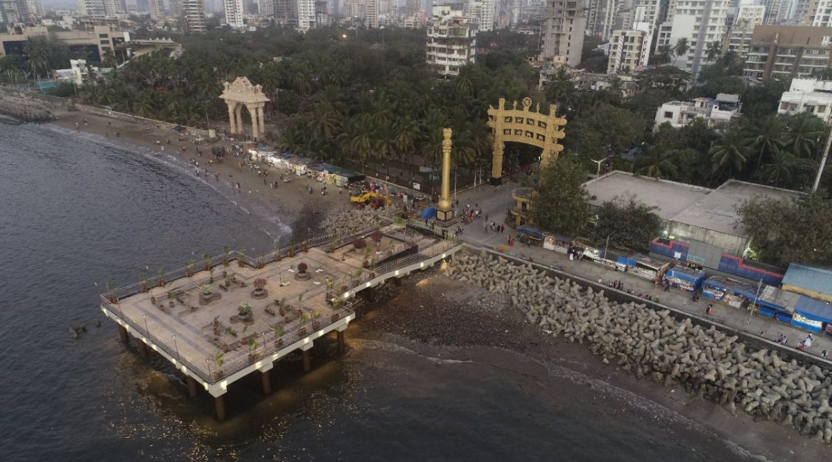 The viewing deck extending over the Dadar beach at Chaityabhoomi.
