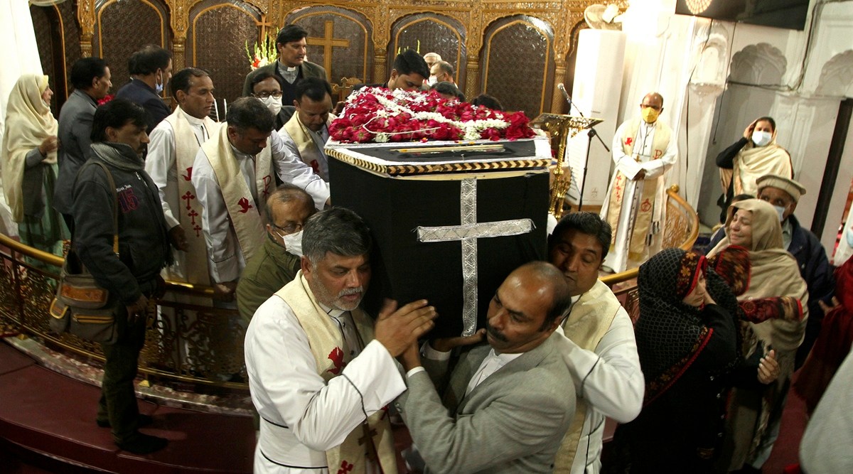 Priest shot dead in Peshawar; Pakistan police widens manhunt | World ...